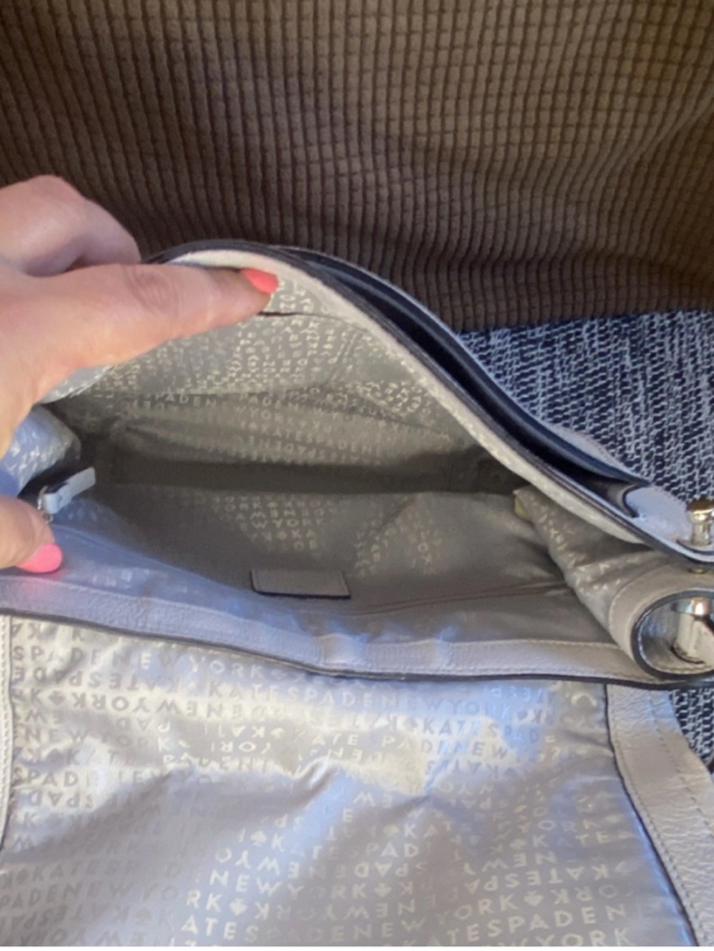 Kate Spade New York Light Gray Shoulder Bag with Tassel and Adjustable Strap - Picture 9 of 15